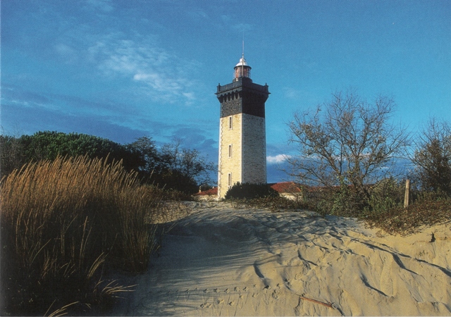 lighthouse-in-provence-france-from-sandra